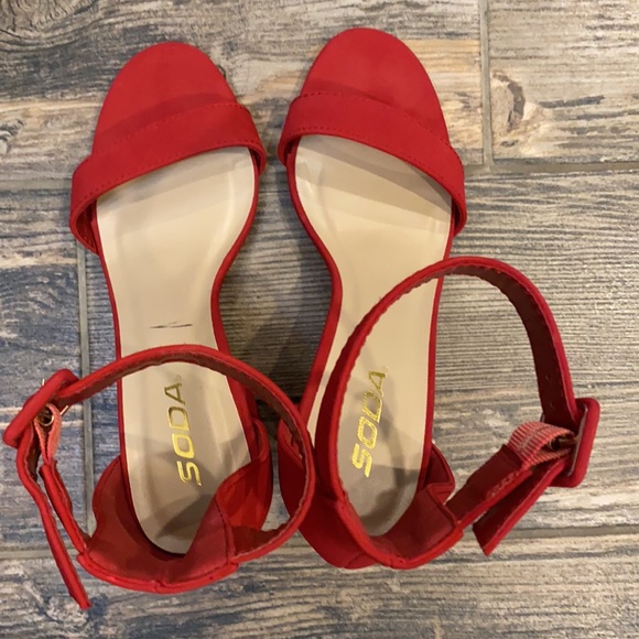Soda Sz 9 Pretty Red Formal High Heel Shoes - Picture 8 of 8